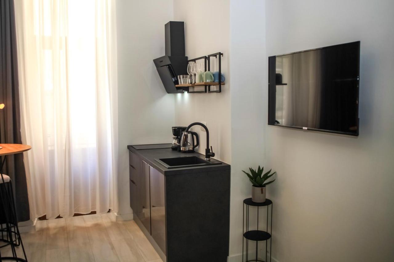 Hedone City Luxury Apartments With Free Parking Pula Bagian luar foto