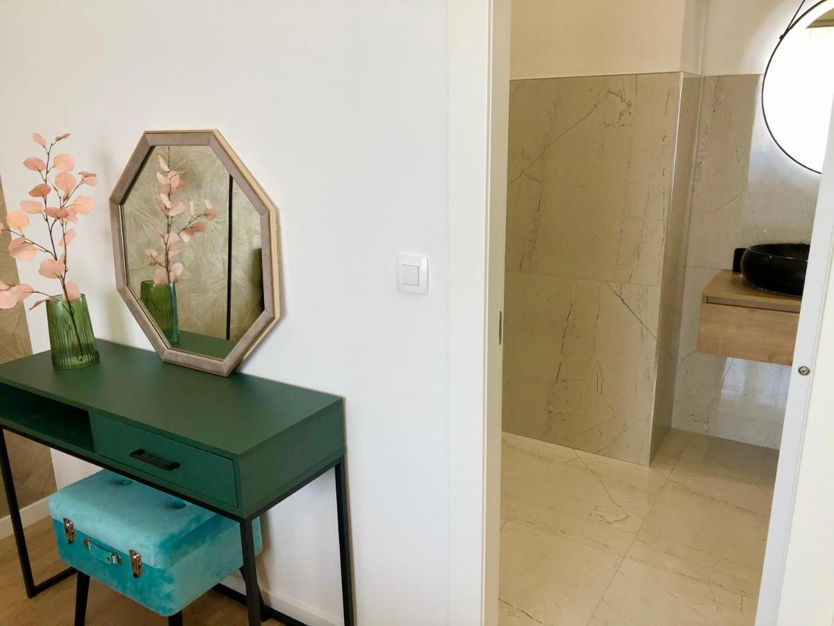 Hedone City Luxury Apartments With Free Parking Pula Bagian luar foto