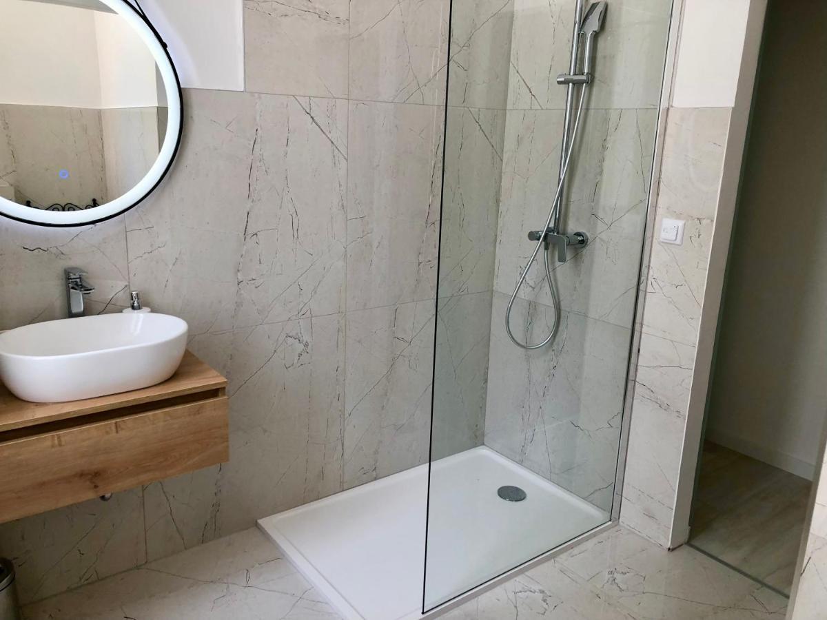 Hedone City Luxury Apartments With Free Parking Pula Bagian luar foto