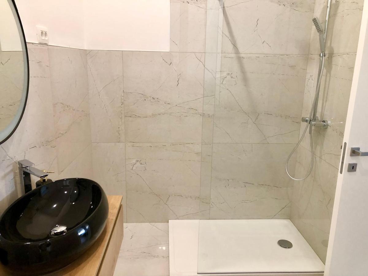 Hedone City Luxury Apartments With Free Parking Pula Bagian luar foto