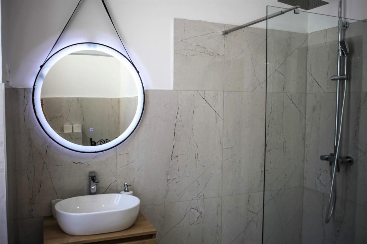 Hedone City Luxury Apartments With Free Parking Pula Bagian luar foto