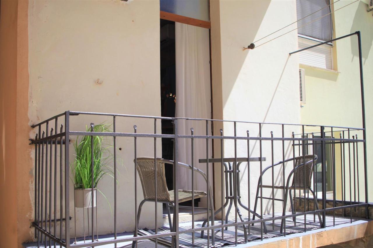 Hedone City Luxury Apartments With Free Parking Pula Bagian luar foto